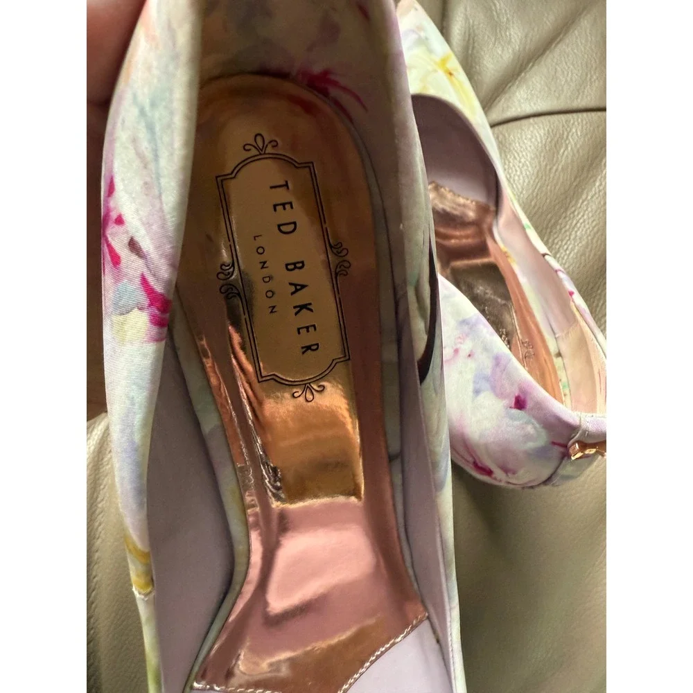 Ted Baker London Floral Satin Pointed Toe Pumps Rose Gold Detail Heels Size 38.5 - Picture 5 of 7